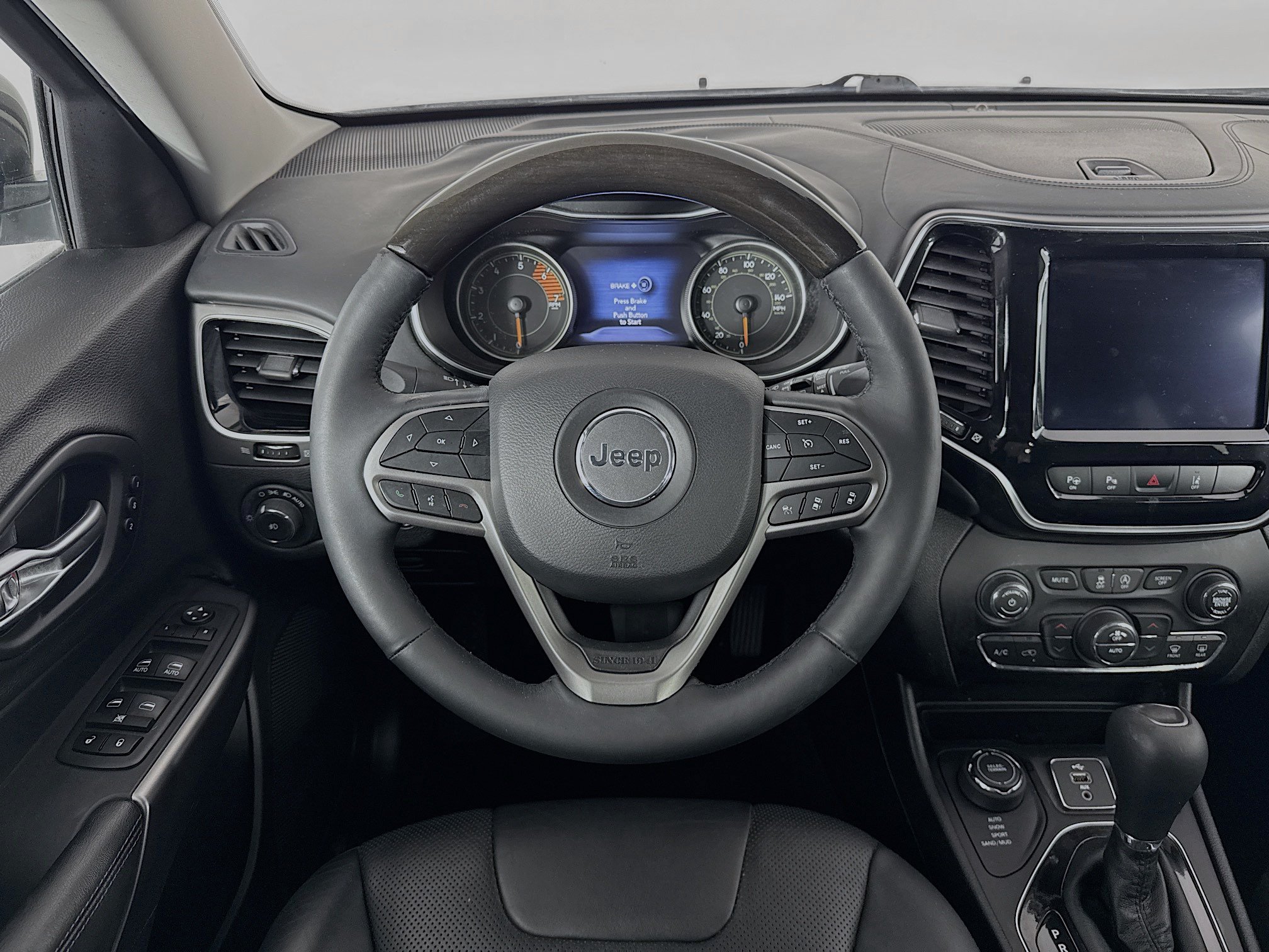 Used 2019 Jeep Cherokee Overland w/ Technology Group AWD/4WD image 22
