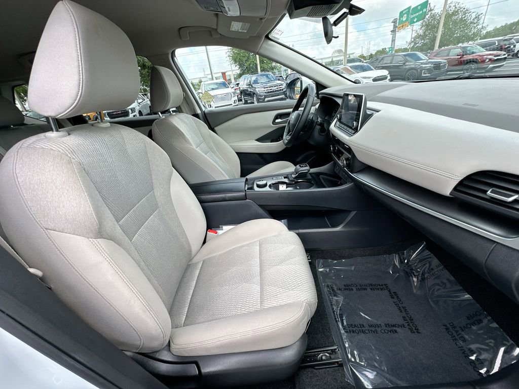Used 2025 Nissan Rogue SV AWD/4WD image 25