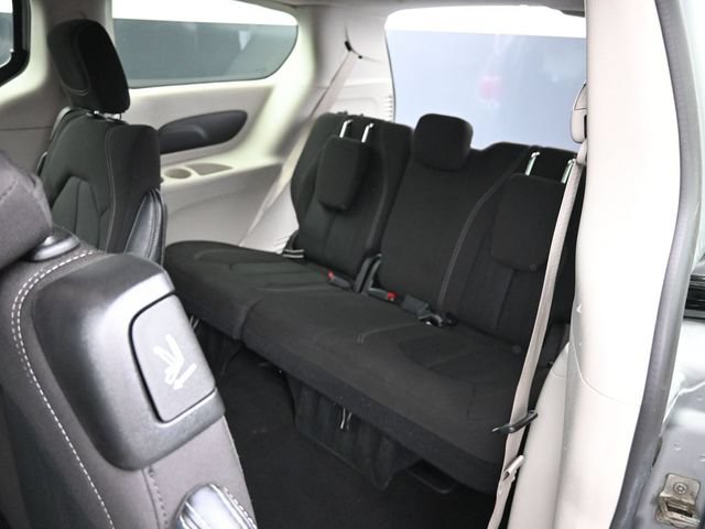 Used 2023 Chrysler Voyager LX FWD image 33