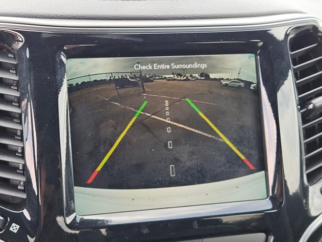 Used 2020 Jeep Cherokee High Altitude image 13