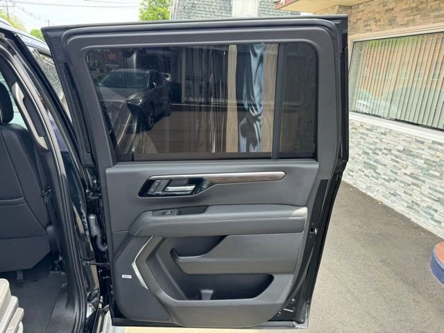 Used 2026 Chevrolet Suburban Premier w/ Sun And Tow Package AWD/4WD image 16