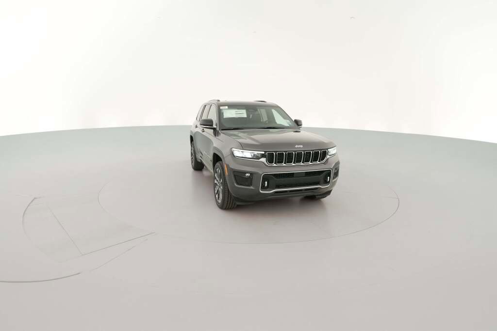 New 2025 Jeep Grand Cherokee Overland image 17