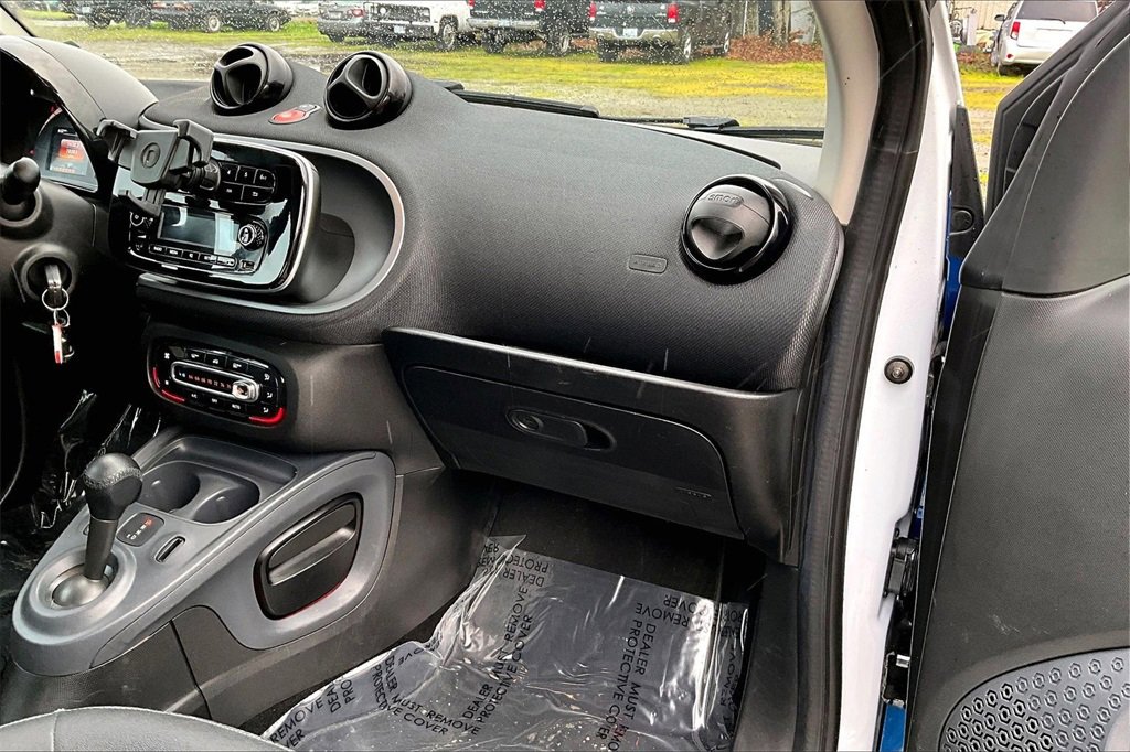 Used 2016 smart fortwo Prime image 17