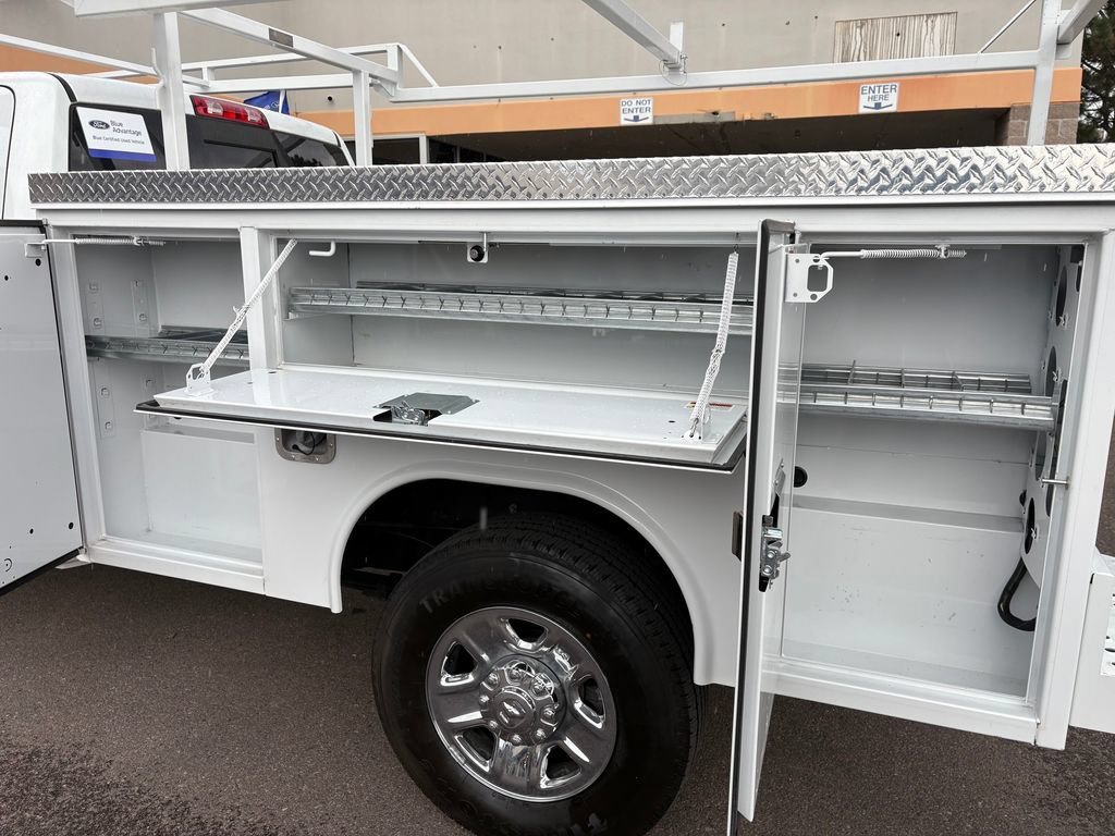 Used 2024 RAM 3500 Tradesman w/ Chrome Appearance Group AWD/4WD image 28