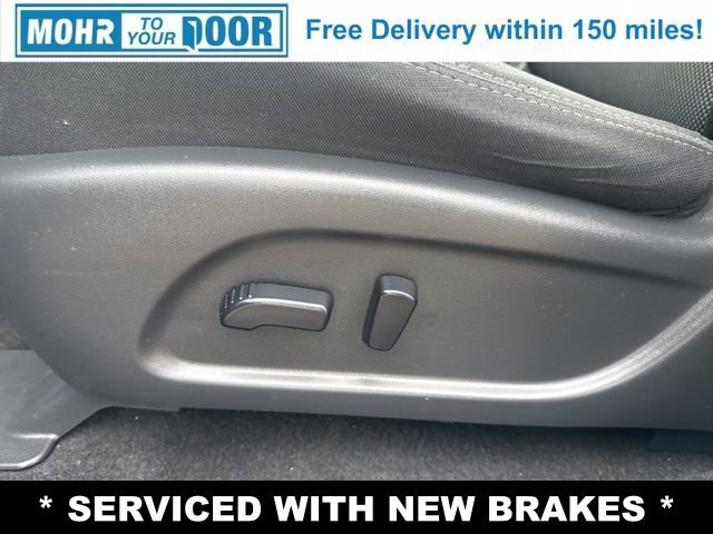 Used 2020 Nissan Pathfinder SV image 12