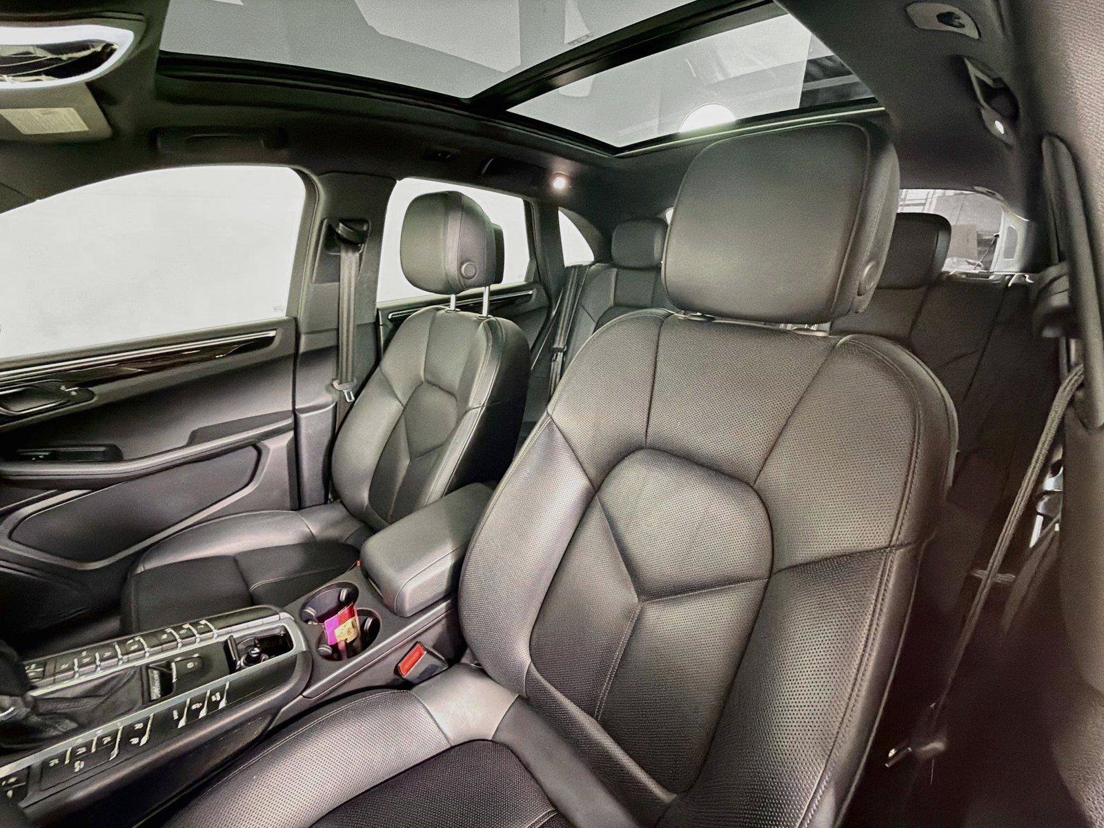 Certified 2021 Porsche Macan AWD/4WD image 5