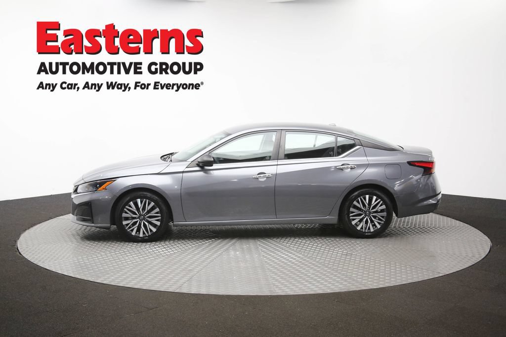 Used 2024 Nissan Altima 2.5 SV FWD image 59