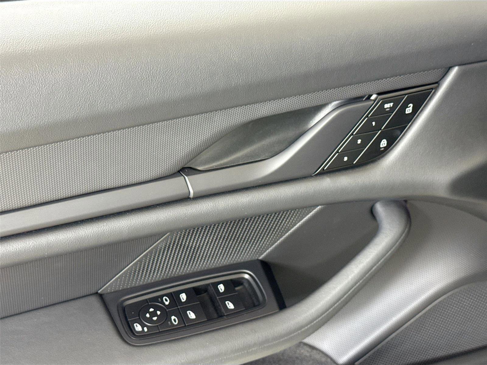 Used 2023 Porsche Taycan 4S image 14