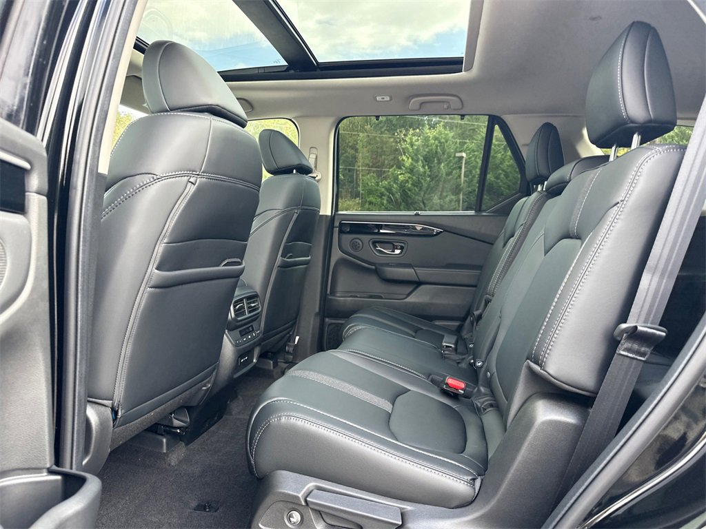 New 2025 Honda Pilot Touring image 16