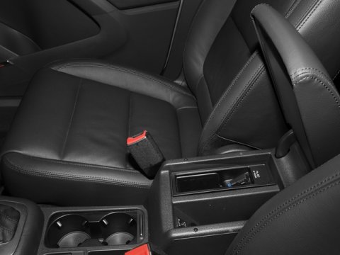 Used 2017 Volkswagen Tiguan S image 18