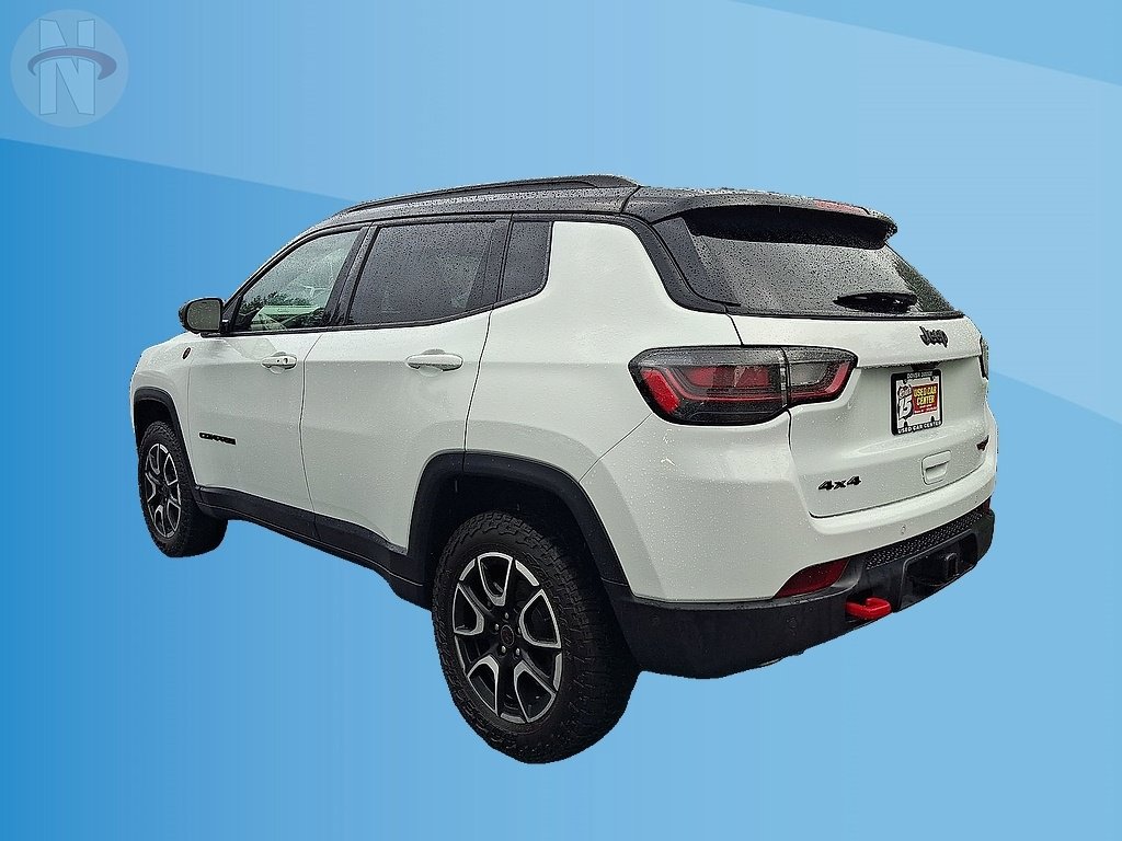 Used 2025 Jeep Compass Trailhawk w/ Trailhawk Elite Group AWD/4WD image 11