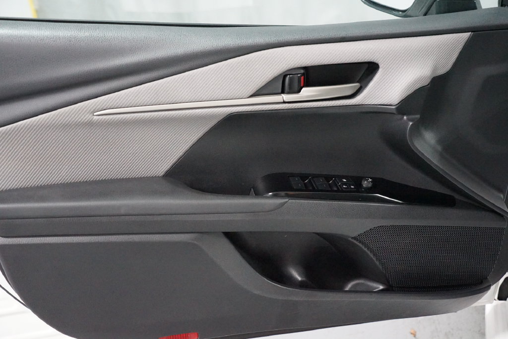 Certified 2025 Toyota Camry SE FWD image 30