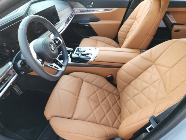 Used 2026 BMW 740i xDrive AWD/4WD image 11