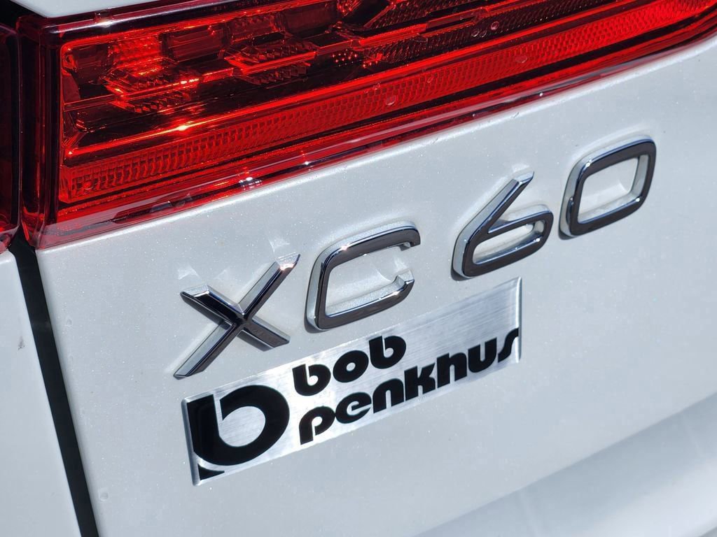Used 2023 Volvo XC60 T8 Ultimate image 30