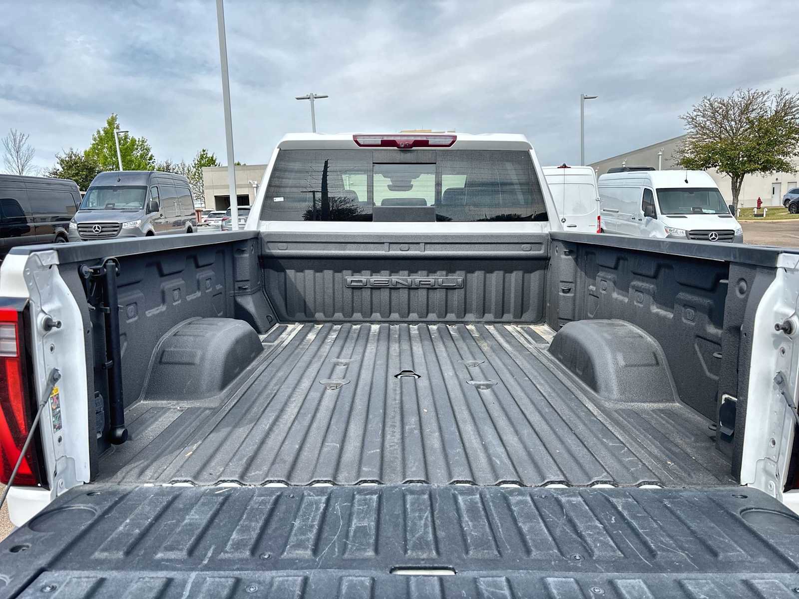 Used 2024 GMC Sierra 3500 Denali Ultimate image 17