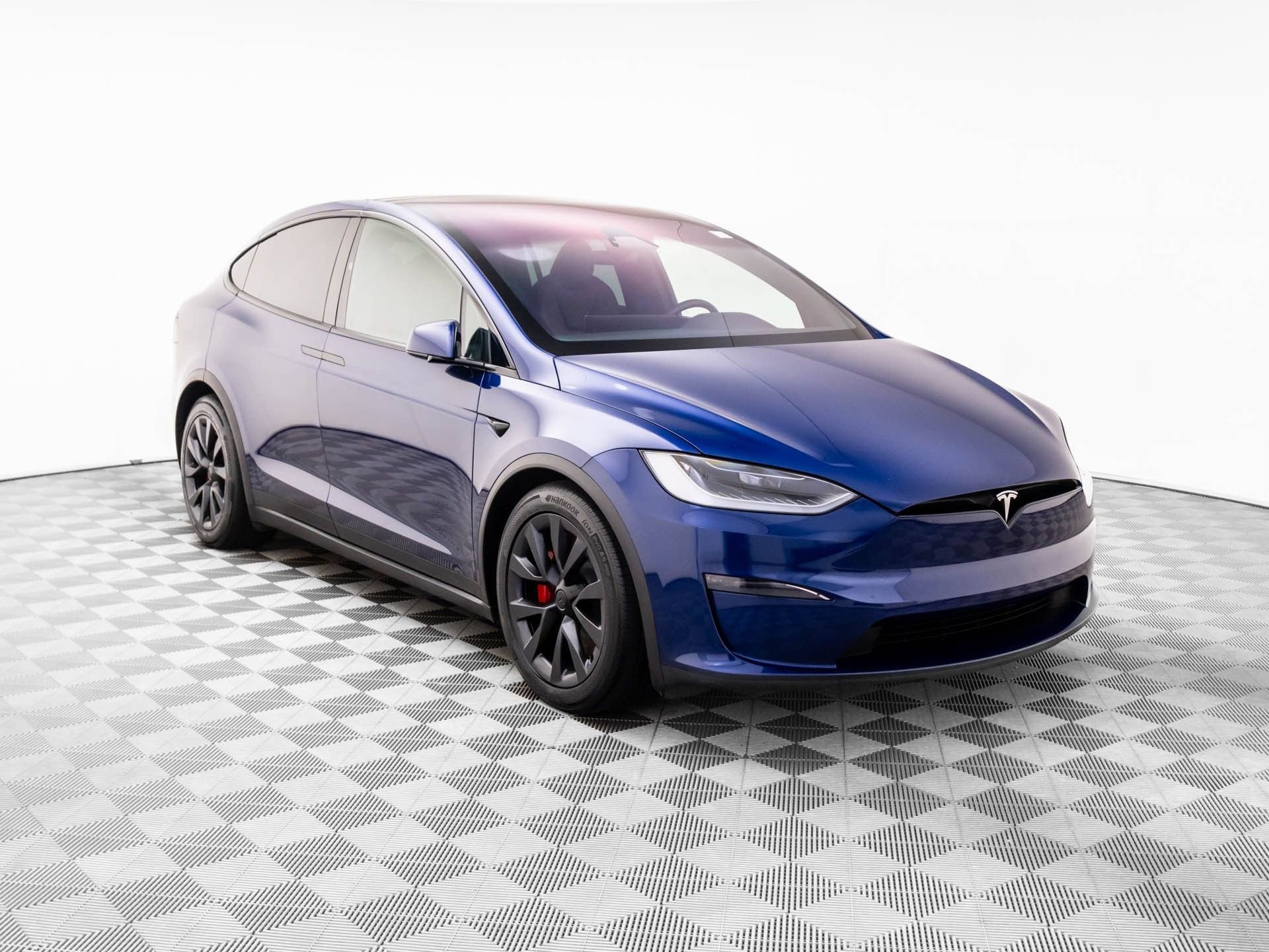 Used 2023 Tesla Model X Plaid image 7