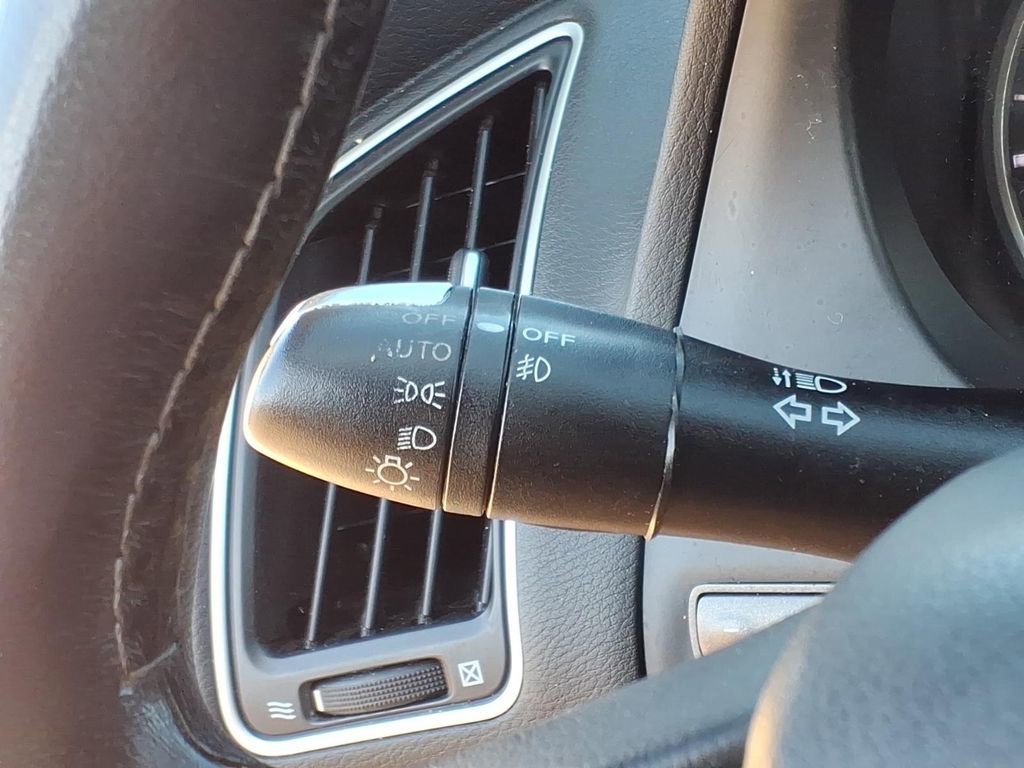 Used 2015 INFINITI Q50 Premium w/ All Weather Package image 19