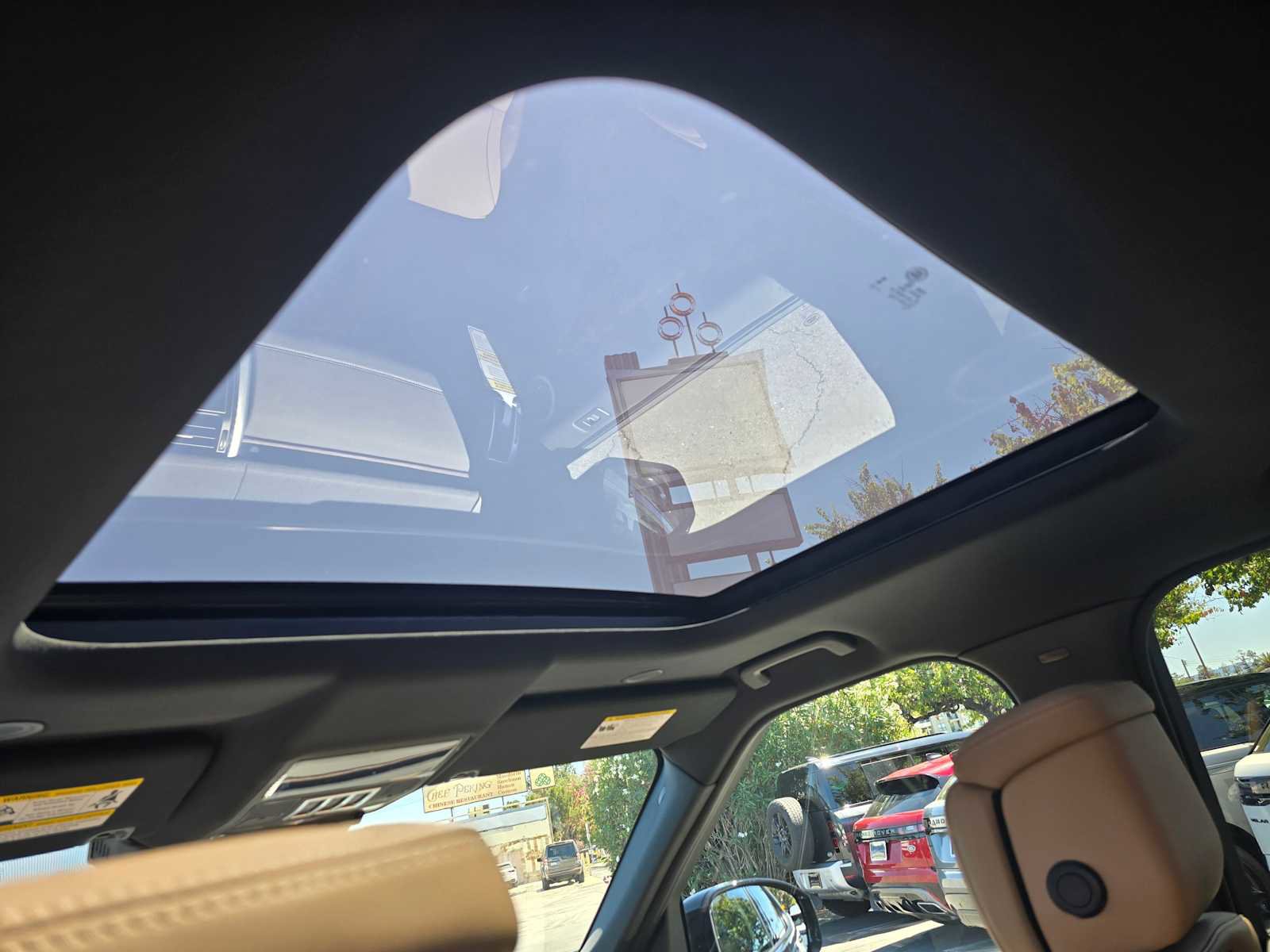 New 2025 Land Rover Discovery Dynamic SE image 21