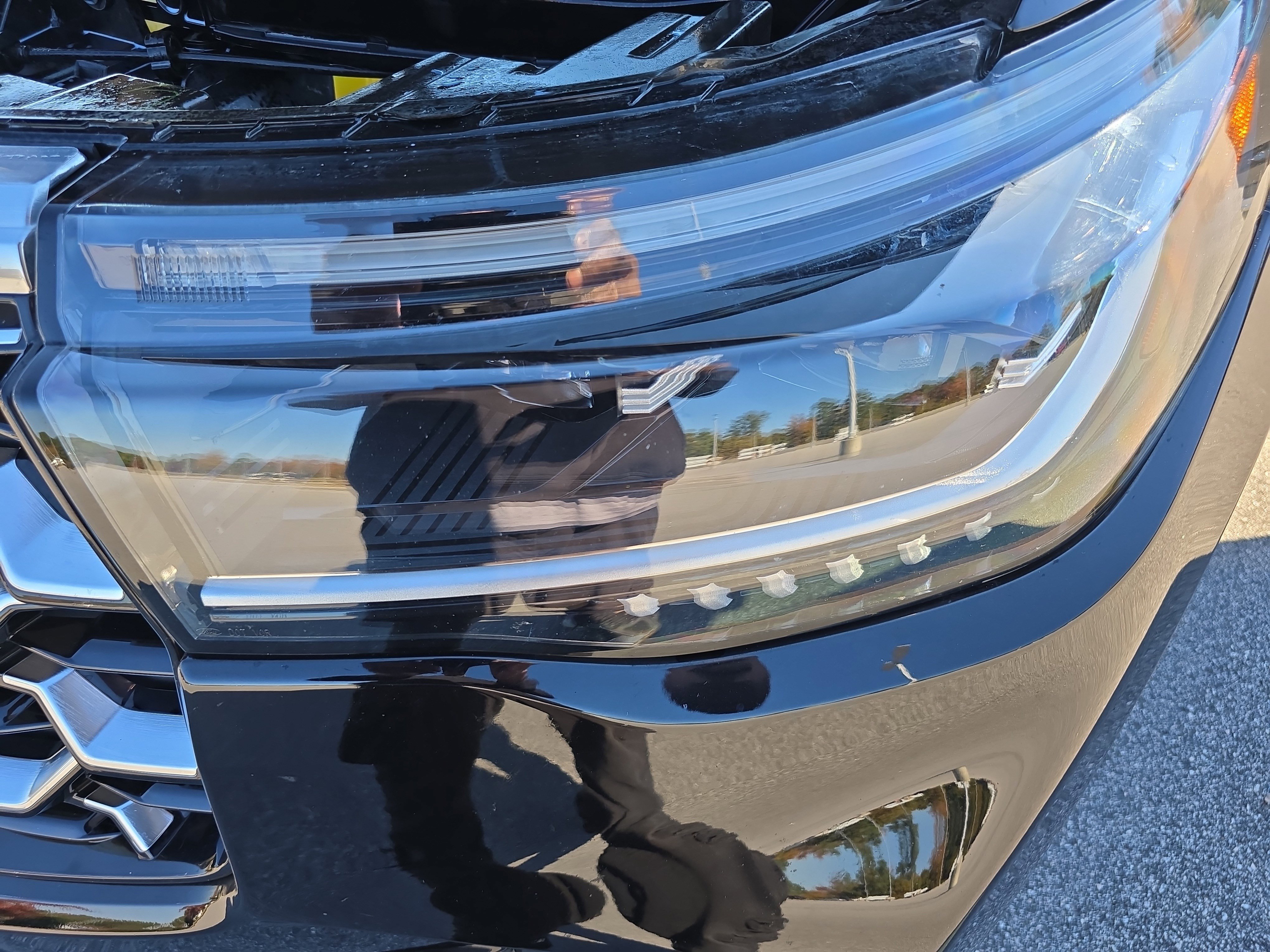 Used 2025 Ford Explorer Platinum w/ Ultimate Package image 31