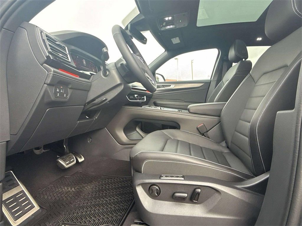 New 2026 Volkswagen Atlas Cross Sport SEL R-Line image 11
