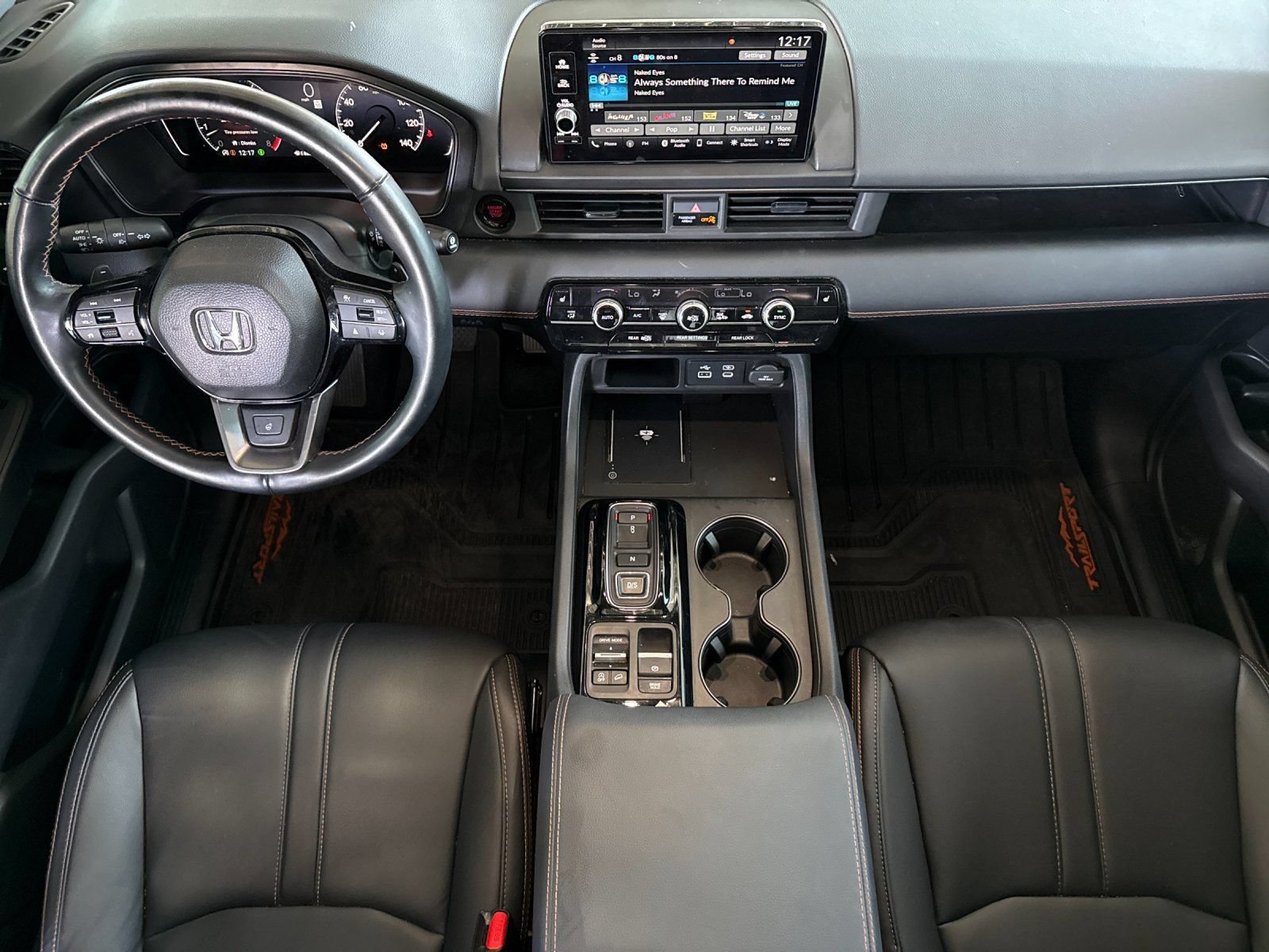 Used 2025 Honda Pilot TrailSport image 12