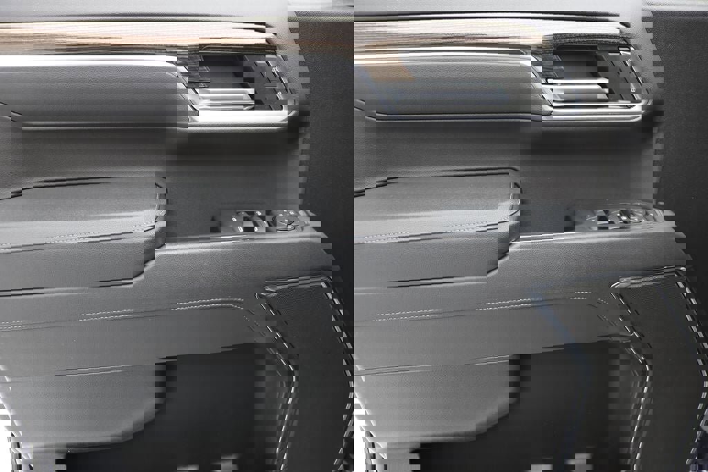 Used 2023 Chevrolet Silverado 1500 LT image 18