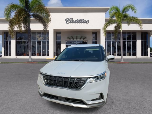 Used 2024 Kia Carnival EX image 5