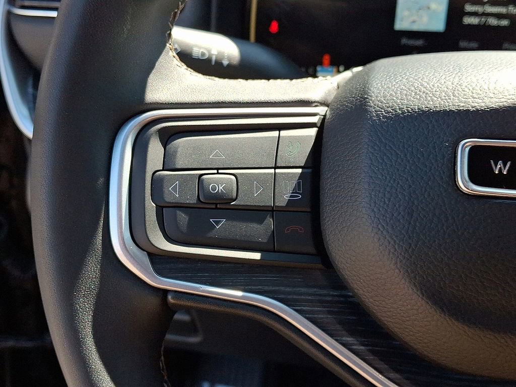 Used 2024 Jeep Wagoneer Series II w/ Flexible Seating Group image 21