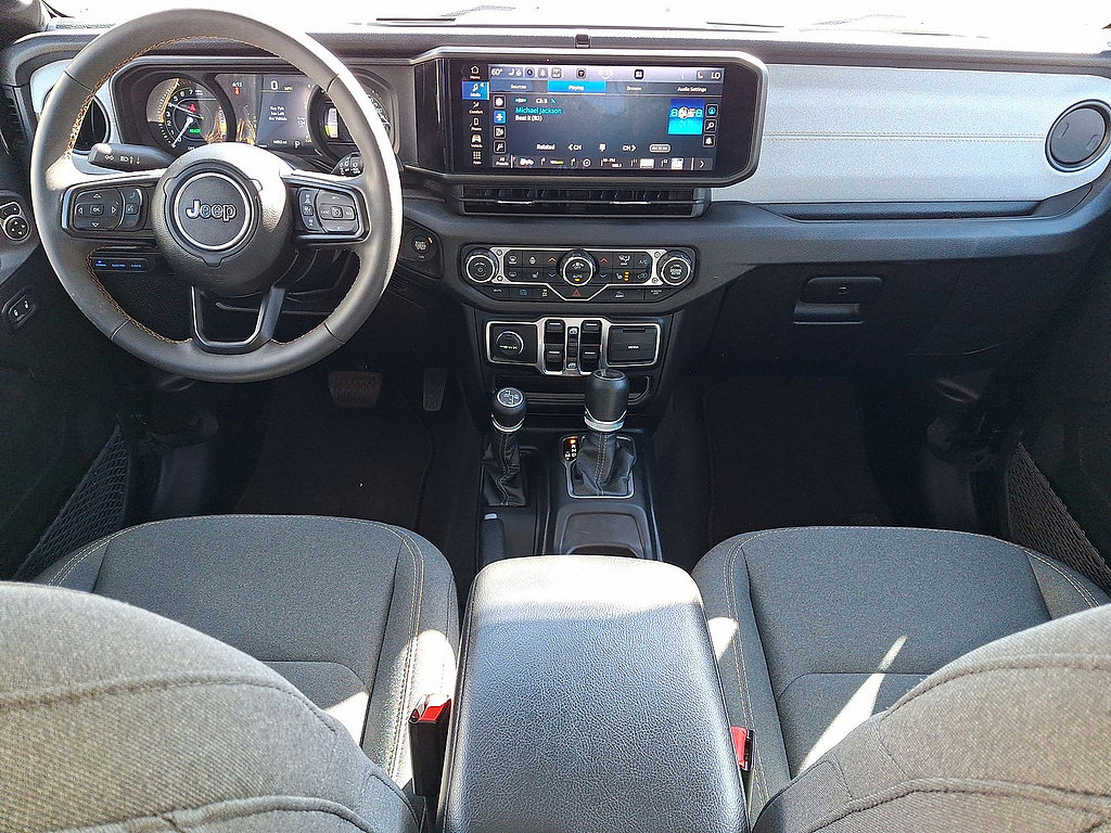 Used 2024 Jeep Wrangler Unlimited w/ Convenience Group AWD/4WD image 10