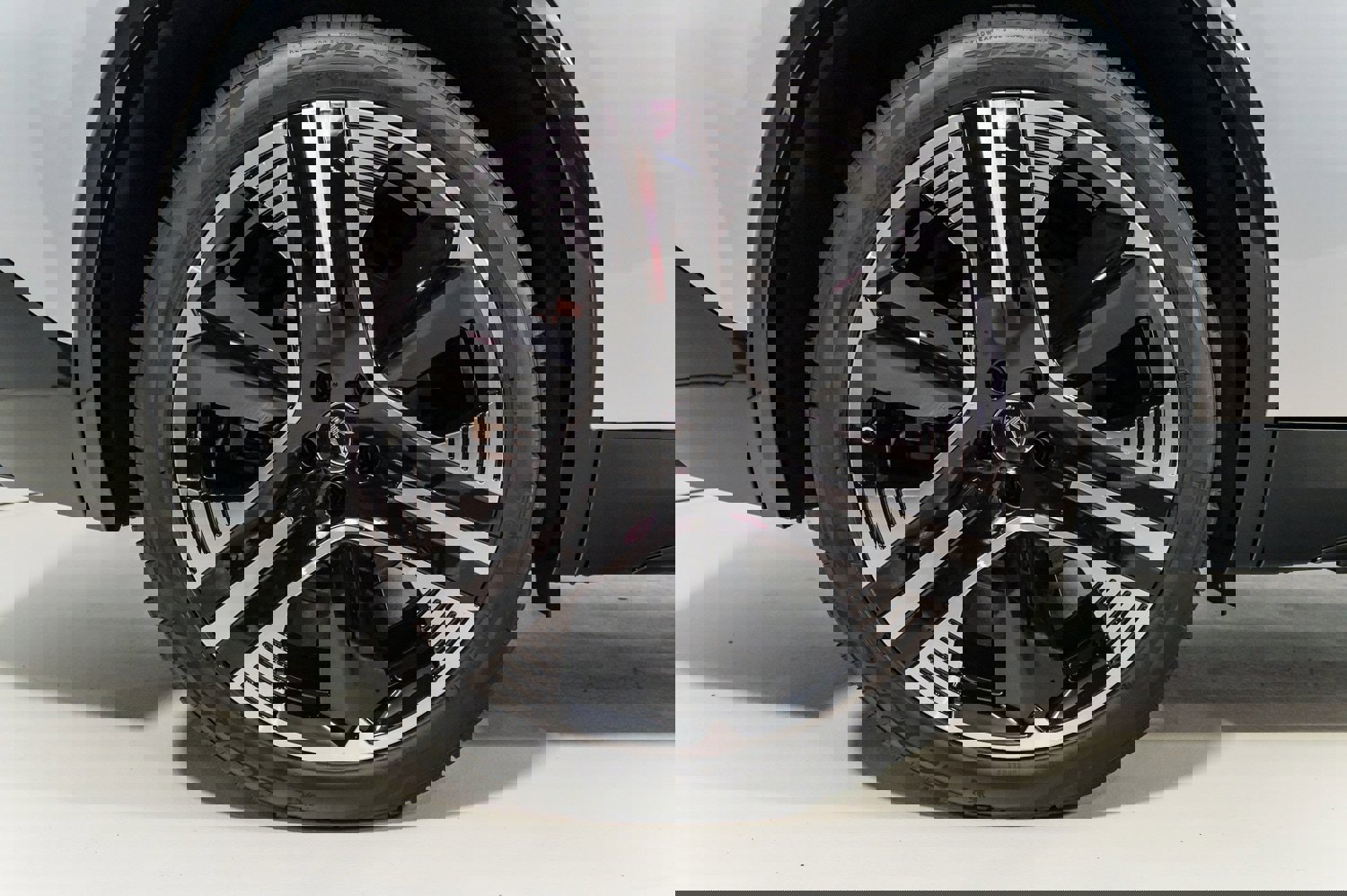 New 2025 Maserati Grecale Folgore image 11