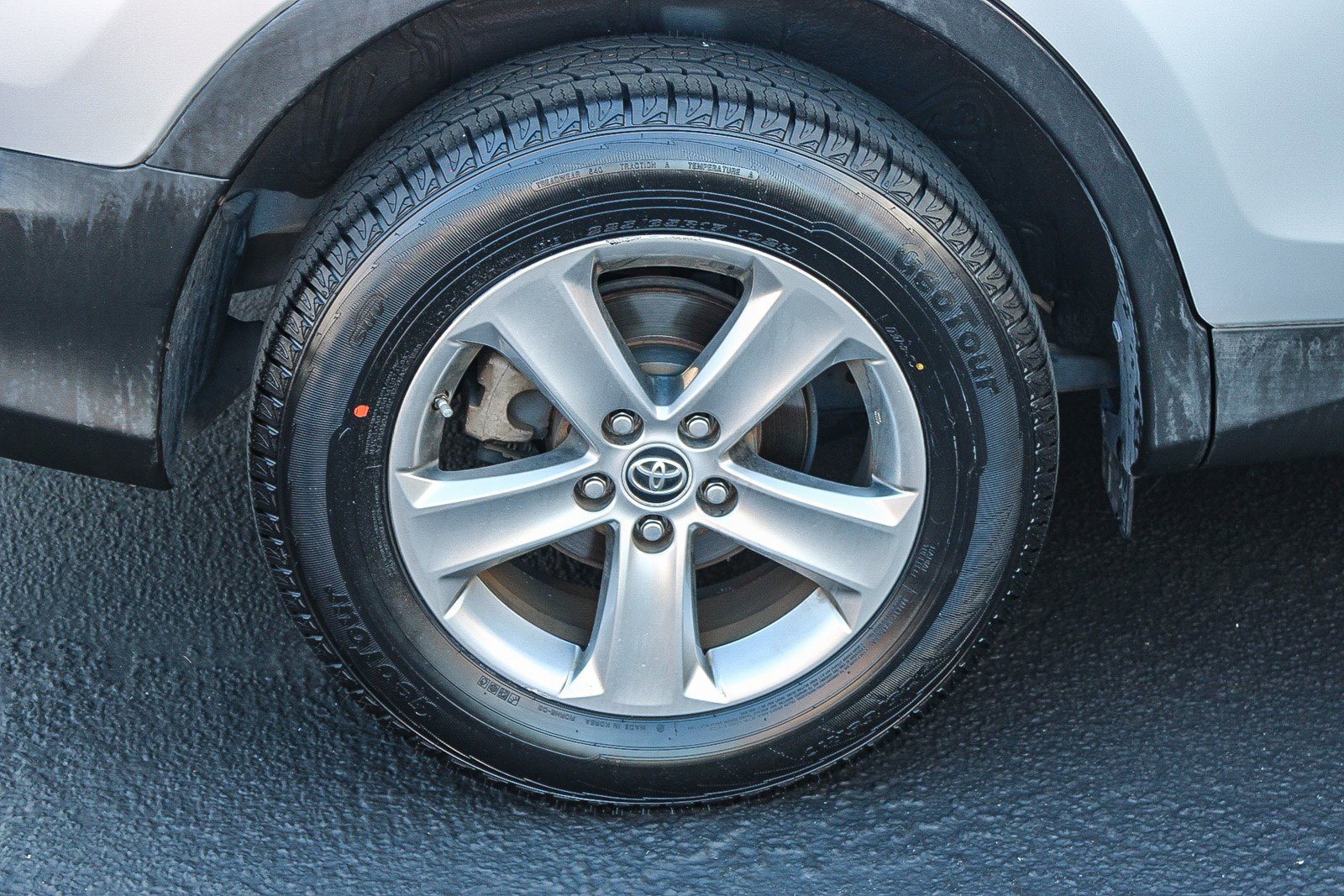 Used 2015 Toyota RAV4 XLE image 12