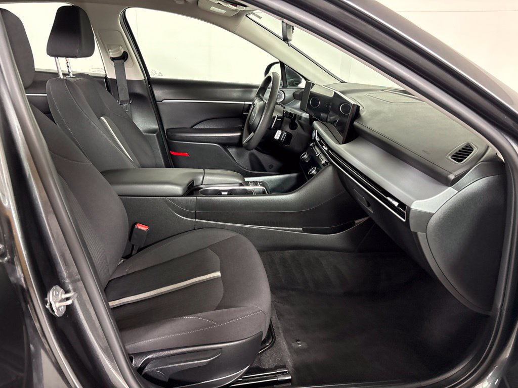 Used 2025 Hyundai Sonata SEL FWD image 10