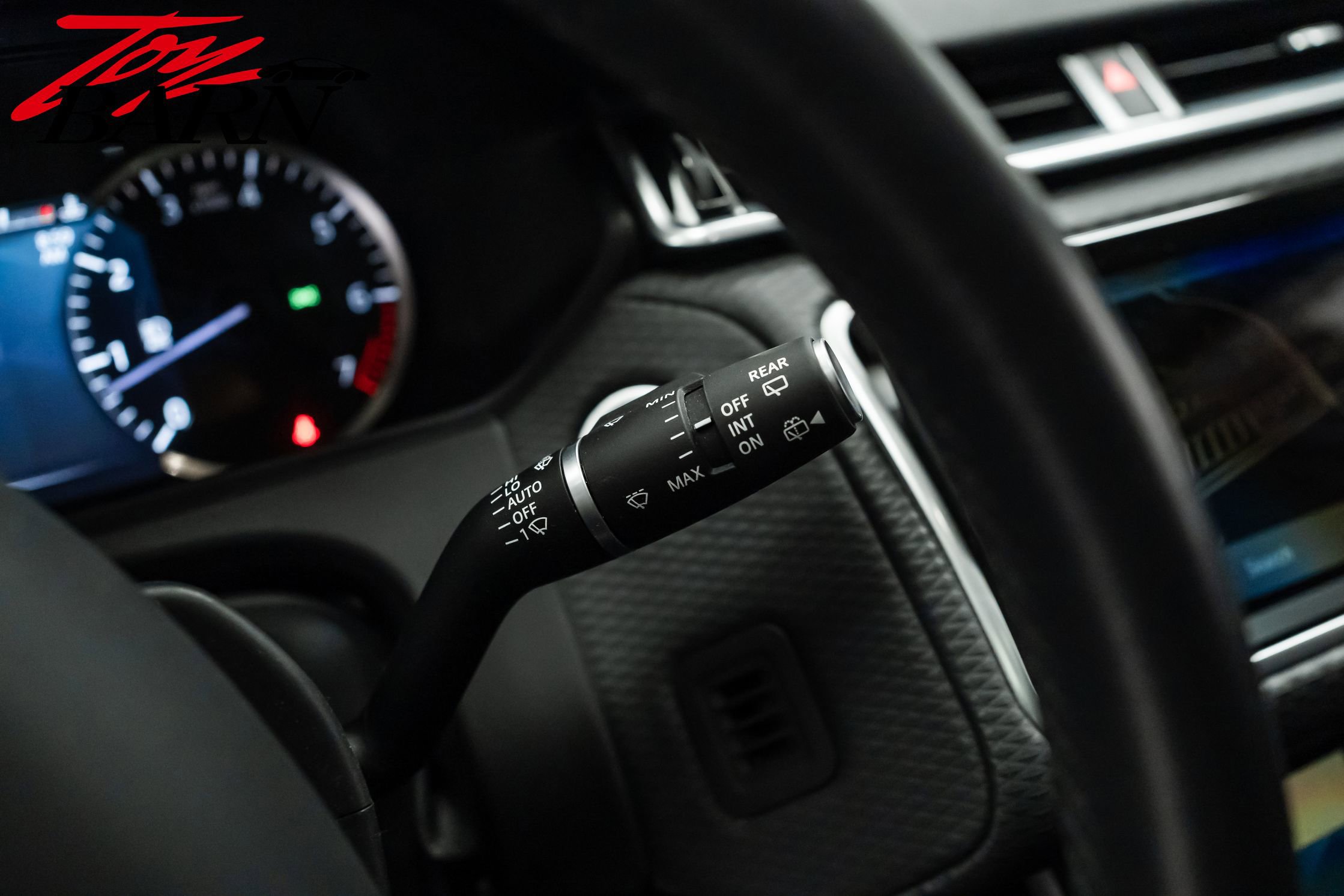 Used 2023 Land Rover Range Rover Velar R-Dynamic S image 38