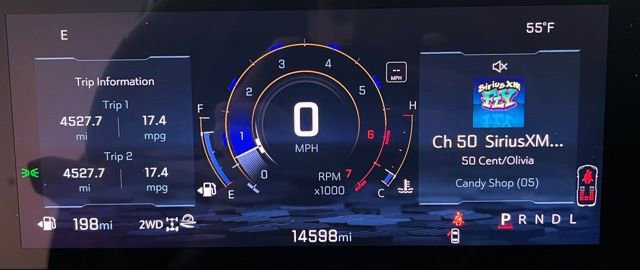 Used 2025 Chevrolet Suburban Premier image 25