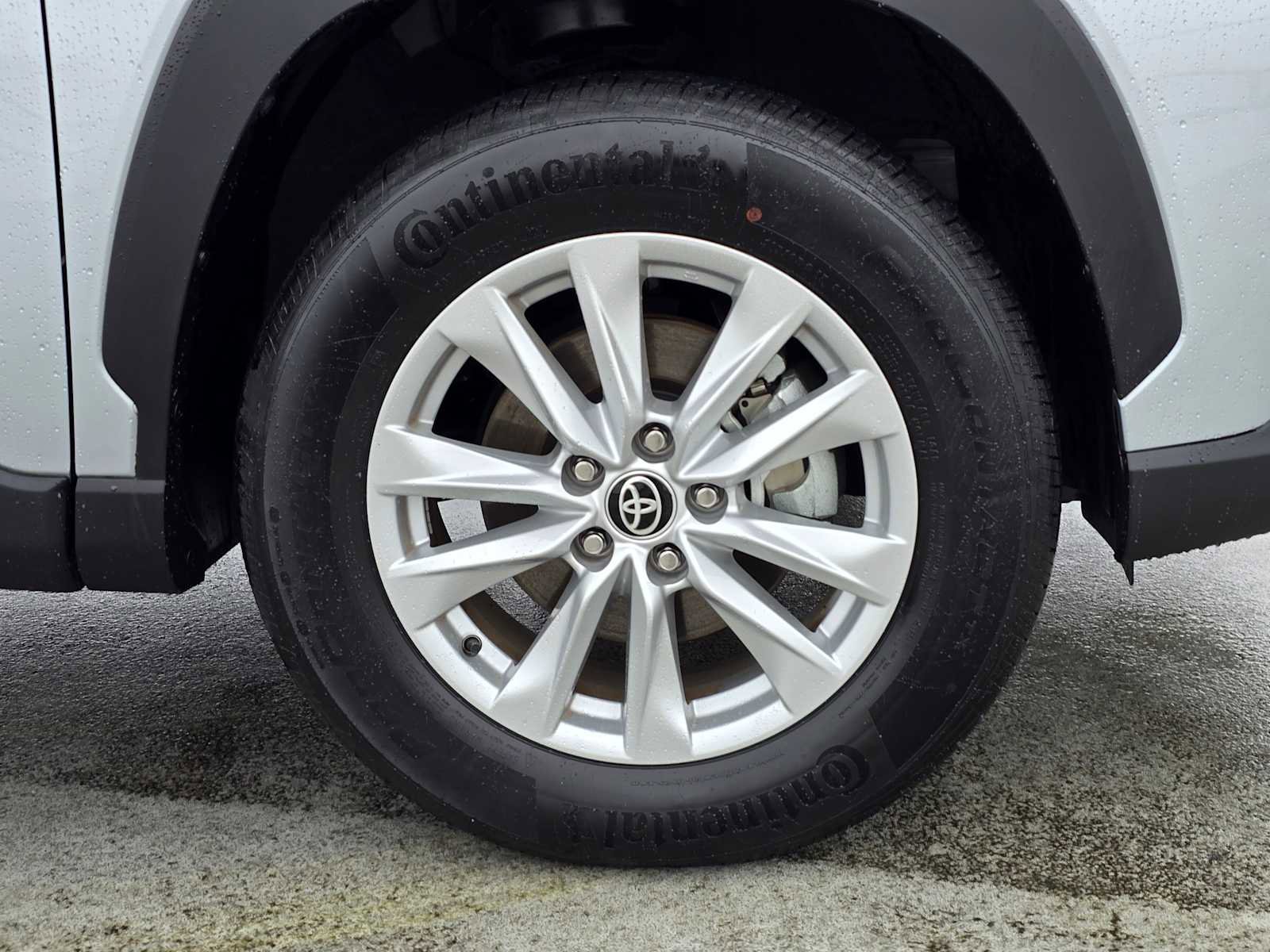 Certified 2023 Toyota Corolla Cross LE w/ Moonroof Package image 9