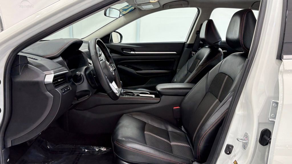 Used 2025 Nissan Altima 2.5 SR FWD image 11