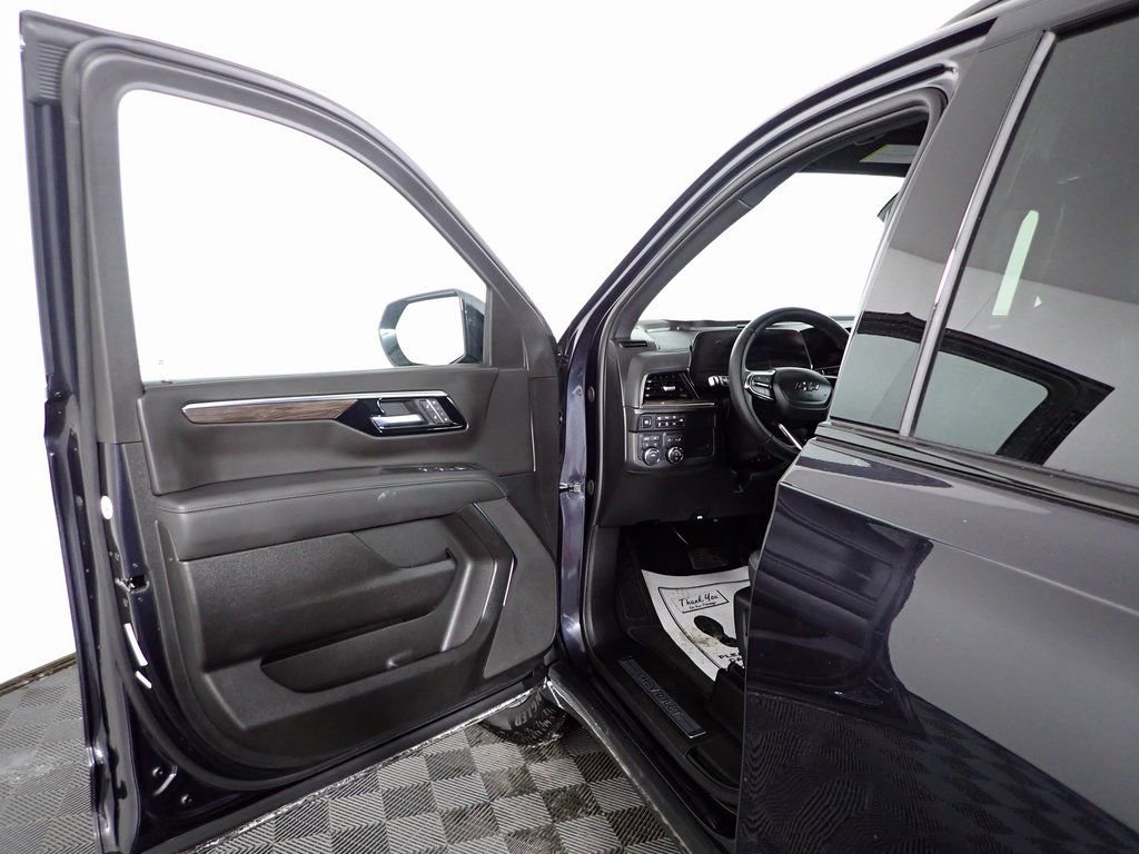 Used 2025 Chevrolet Tahoe Z71 image 22