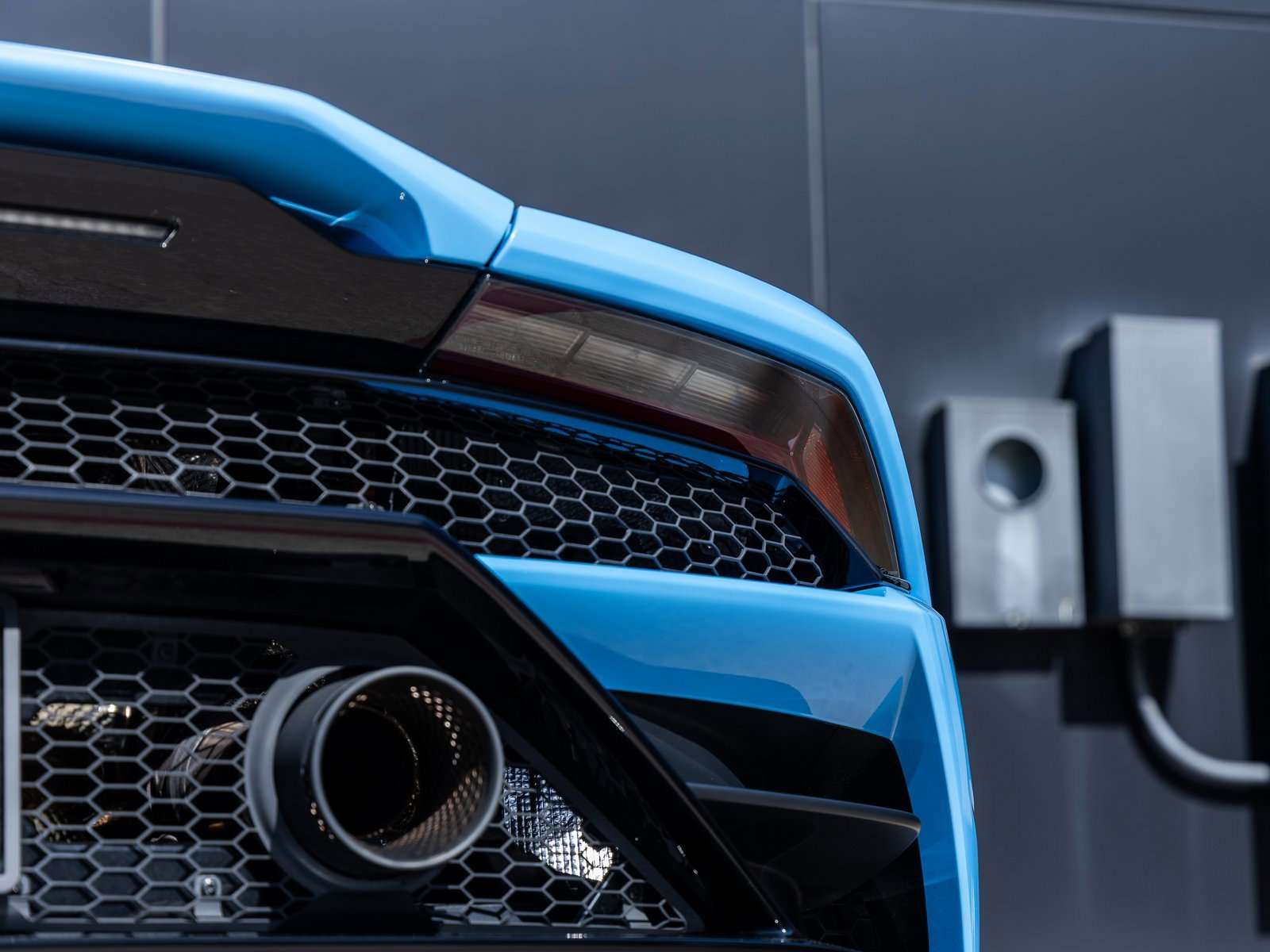 Used 2023 Lamborghini Huracan EVO image 12