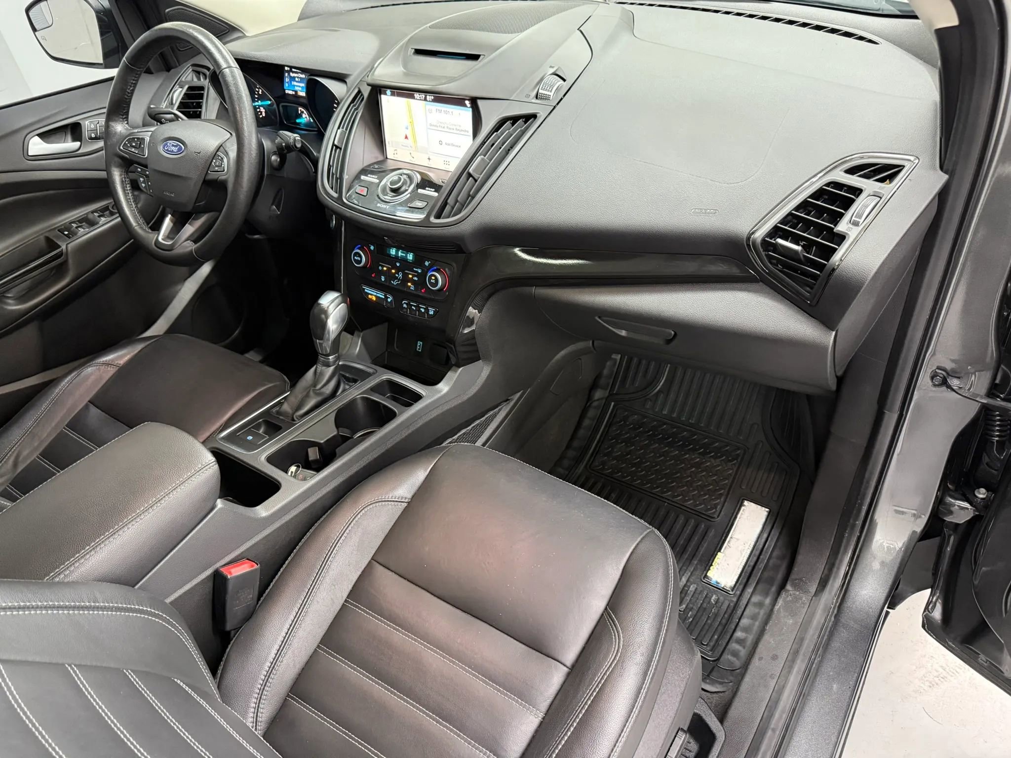 Used 2018 Ford Escape Titanium image 21