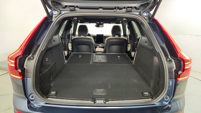 New 2026 Volvo XC60 T8 Plus w/ Climate Package PRO AWD/4WD image 42