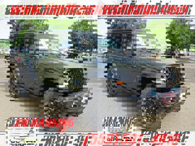 New 2023 Jeep Wrangler Unlimited w/ 8.4" Radio Group