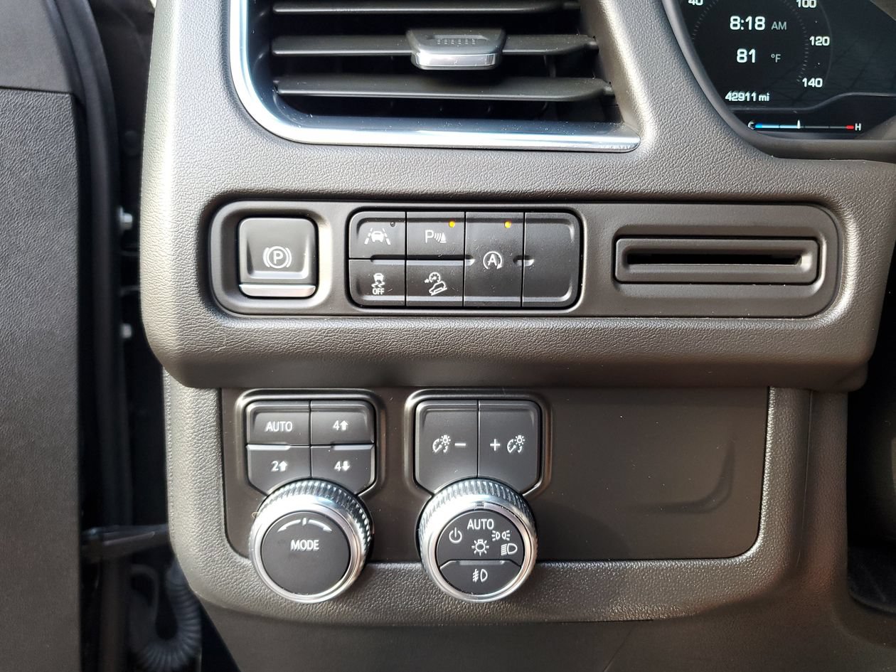 Used 2023 GMC Yukon AT4 AWD/4WD image 29