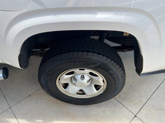Used 2016 Toyota Tacoma SR5 AWD/4WD image 14