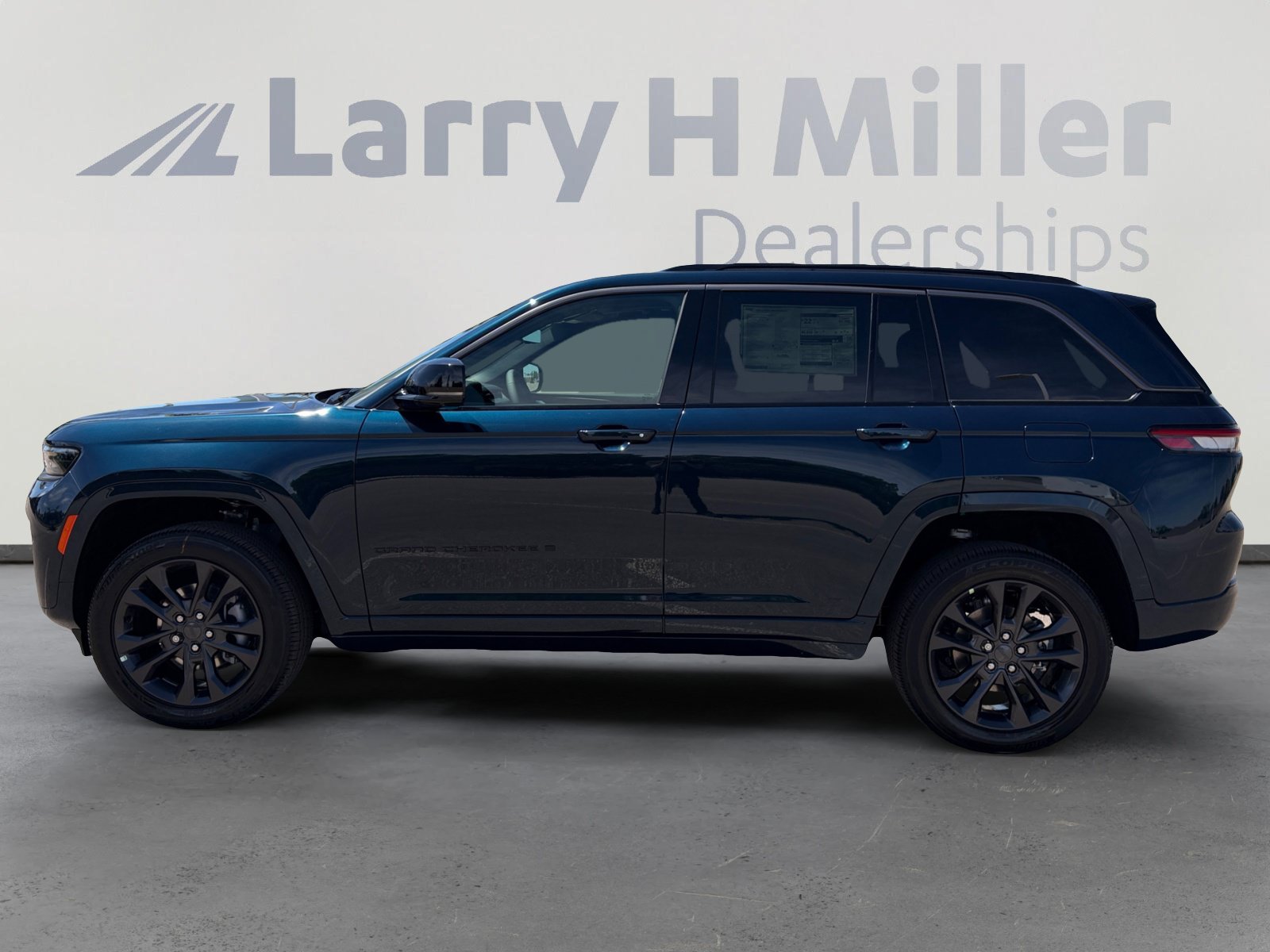 New 2026 Jeep Grand Cherokee Limited AWD/4WD image 3