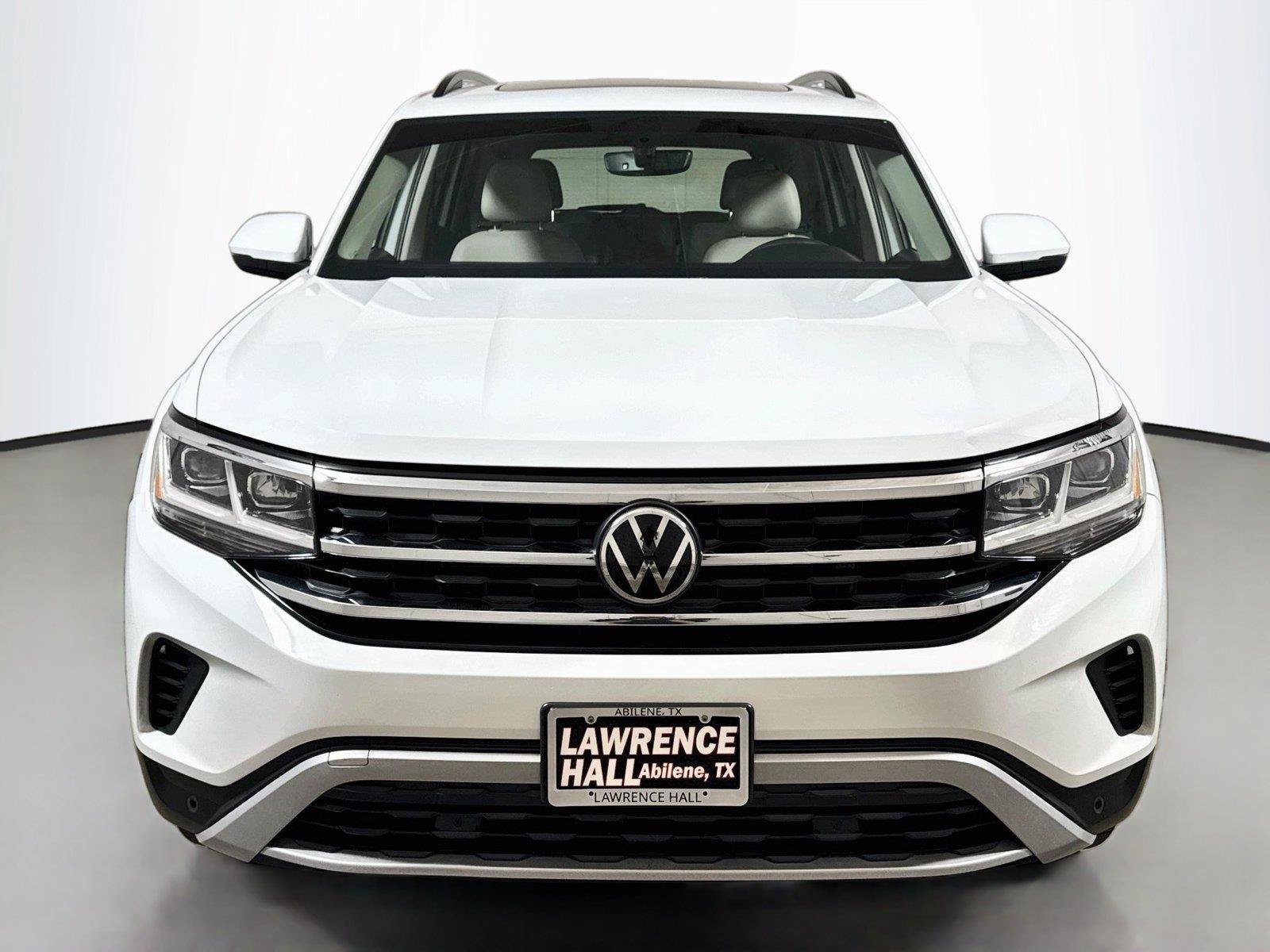 Used 2021 Volkswagen Atlas SE w/ Panoramic Sunroof Package FWD image 2