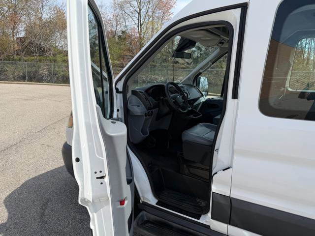 Used 2017 Ford Transit 150 XL image 29
