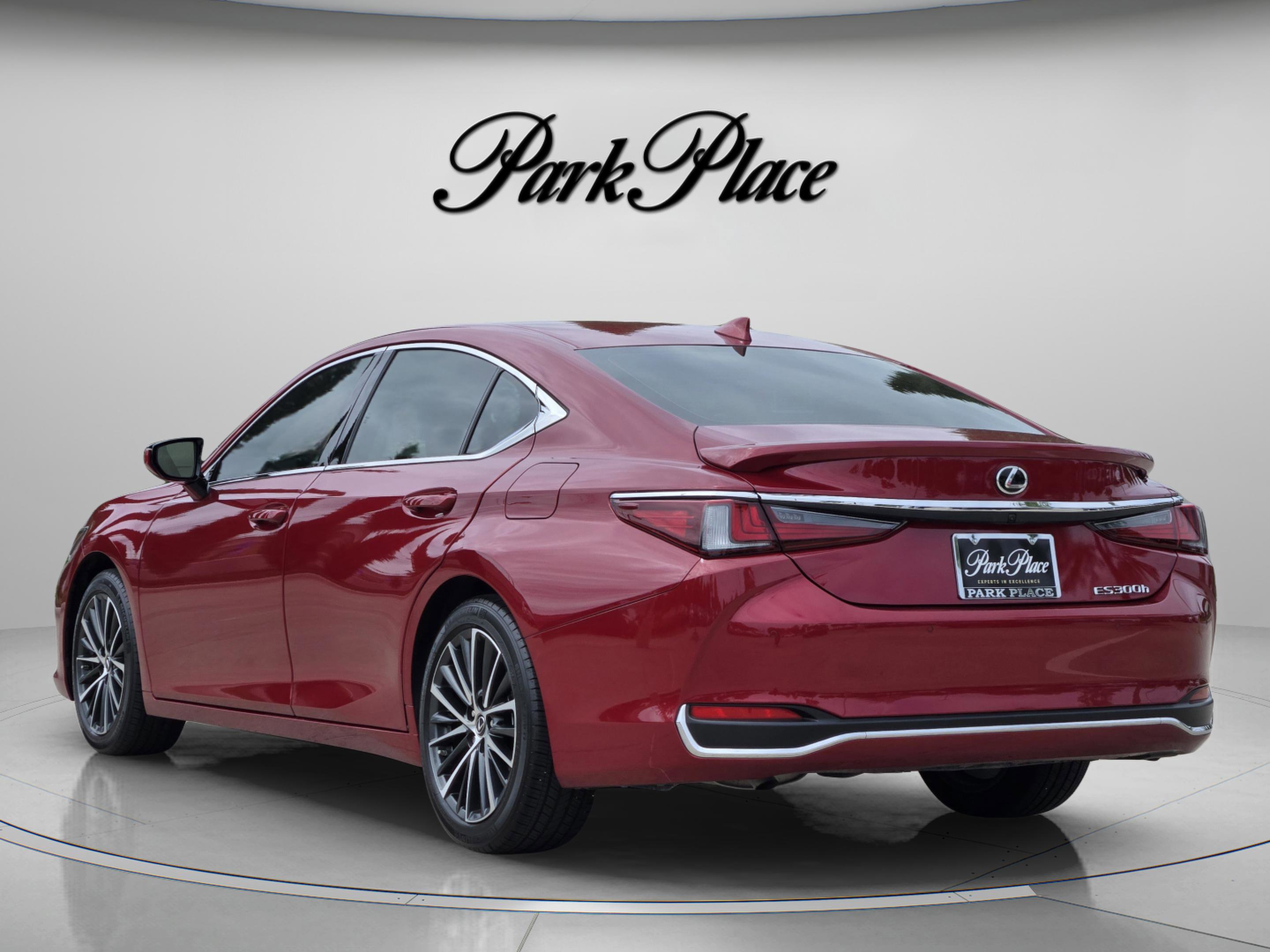 Used 2025 Lexus ES 300h w/ Premium Package FWD image 3