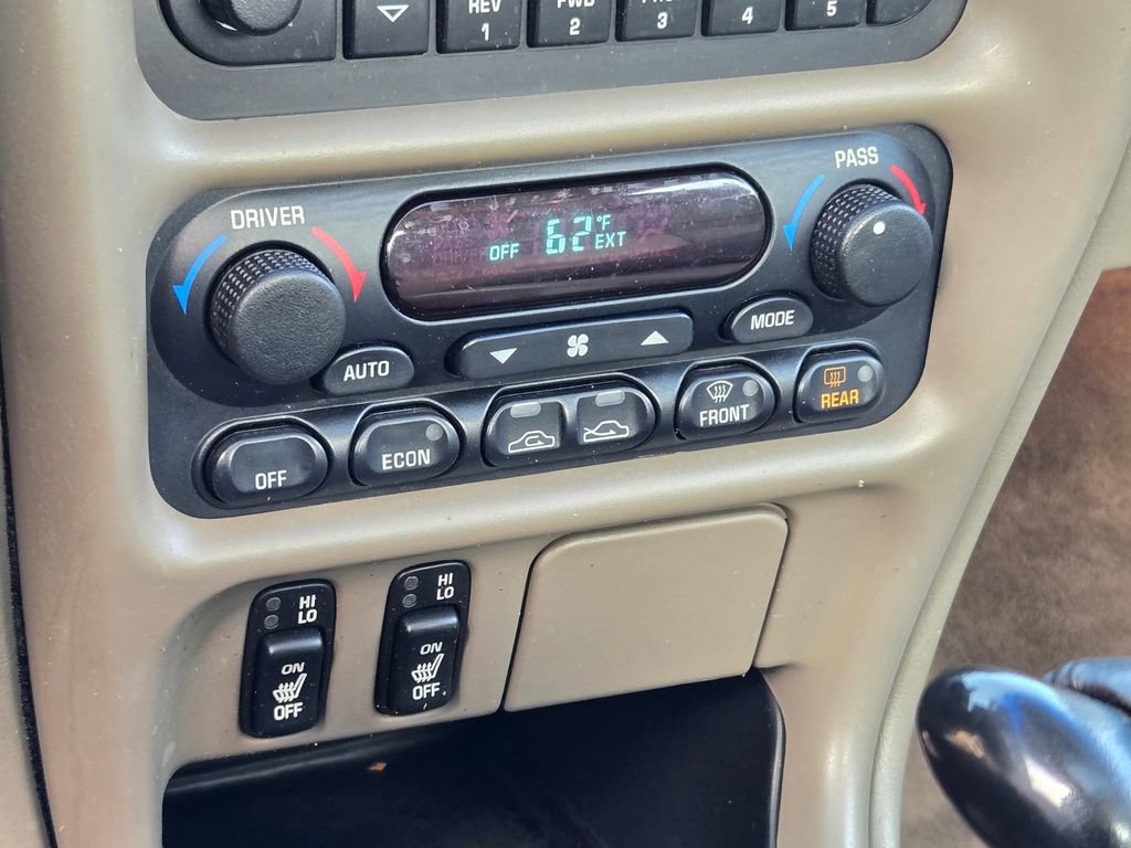 Used 2000 Oldsmobile Intrigue GLS image 34