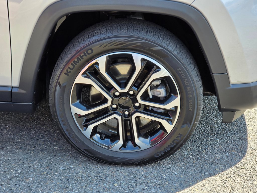Used 2023 Jeep Compass Limited AWD/4WD image 9