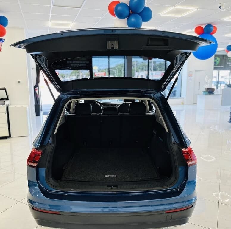 Used 2019 Volkswagen Tiguan SE w/ Panoramic Sunroof Package AWD/4WD image 9